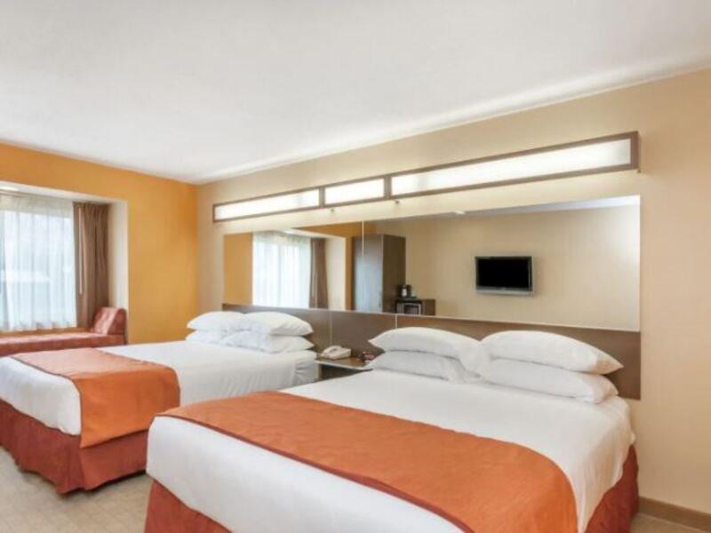 Microtel Inn & Suites By Wyndham ベローナ エクステリア 写真