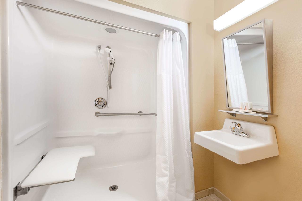 Microtel Inn & Suites By Wyndham ベローナ エクステリア 写真