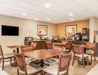 Microtel Inn & Suites By Wyndham ベローナ レストラン 写真
