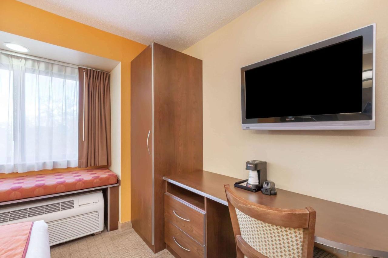 Microtel Inn & Suites By Wyndham ベローナ エクステリア 写真