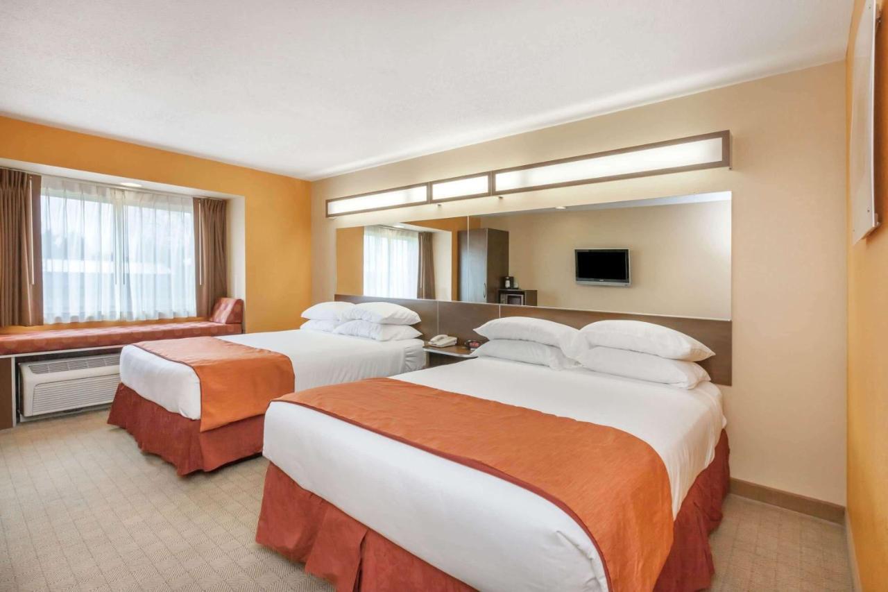 Microtel Inn & Suites By Wyndham ベローナ エクステリア 写真