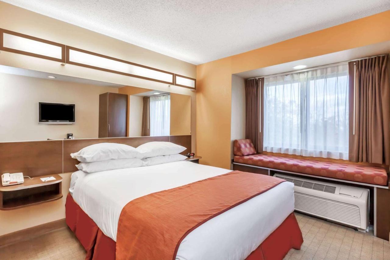 Microtel Inn & Suites By Wyndham ベローナ エクステリア 写真