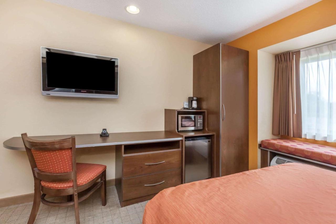 Microtel Inn & Suites By Wyndham ベローナ エクステリア 写真