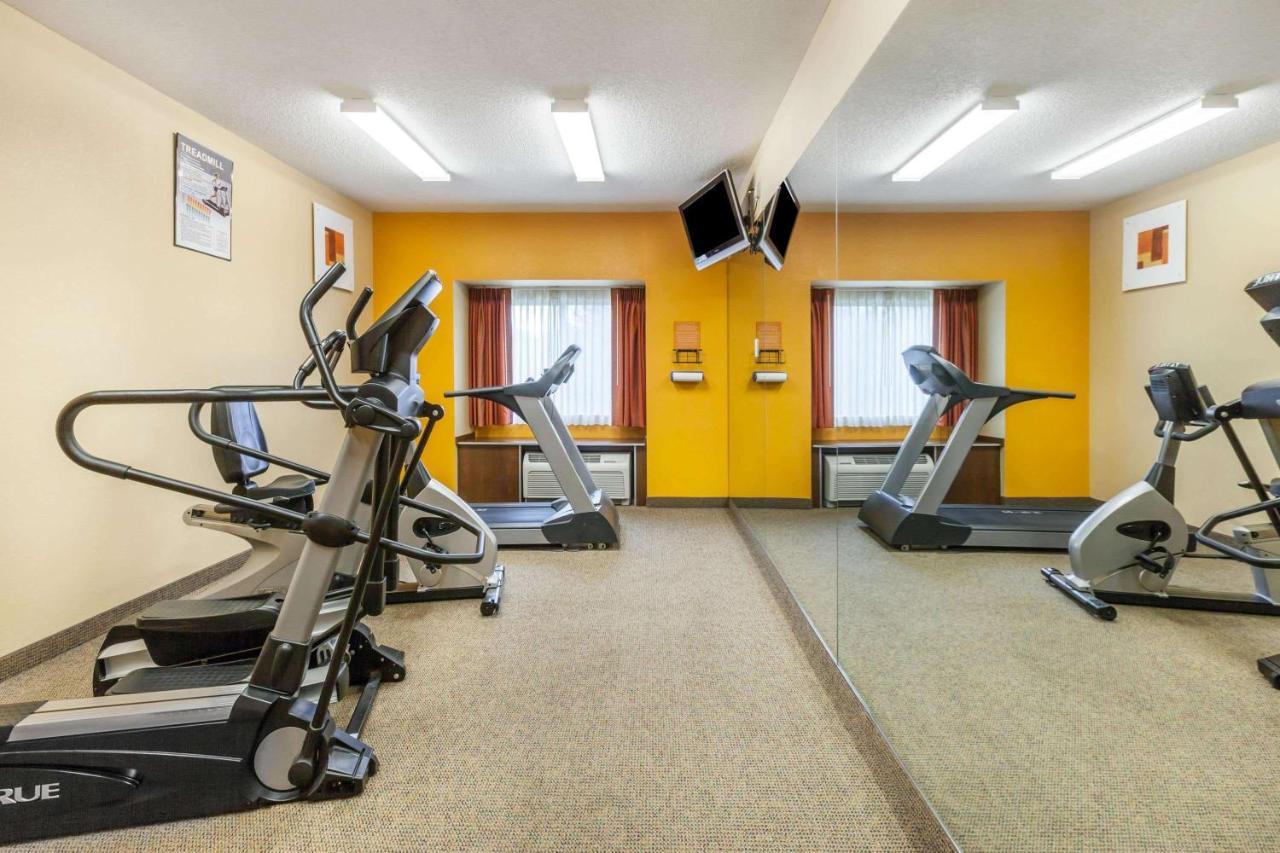 Microtel Inn & Suites By Wyndham ベローナ エクステリア 写真